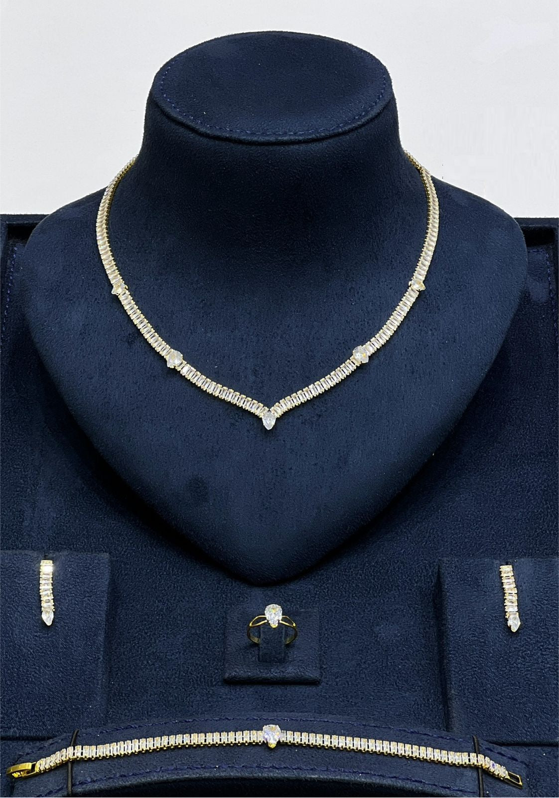 Crystal Accent Jewelry Set - Zambeel