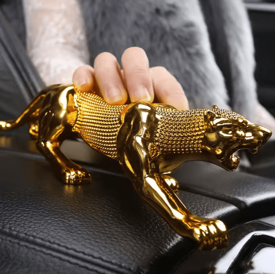 Luxury Cheetah Sculpture - Zambeel